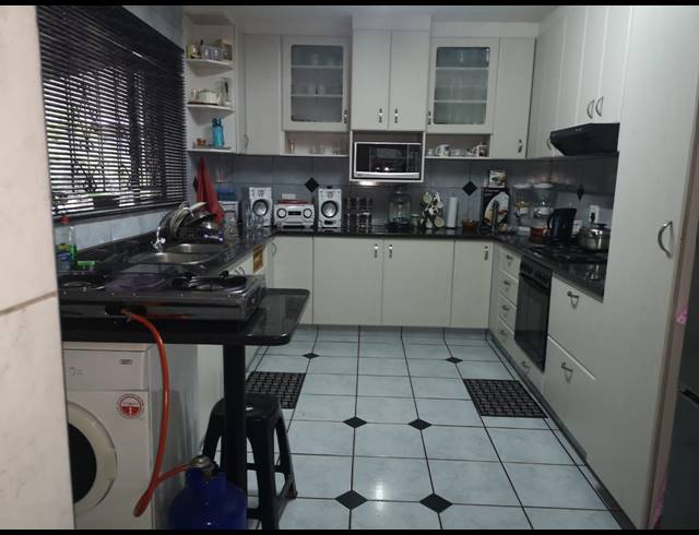 5 BEDROOM FREEHOLD FOR SALE IN HOWICK WEST